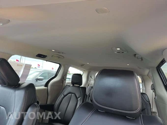 2024 Chrysler Pacifica Touring L 121.6" WB - miniatura 11