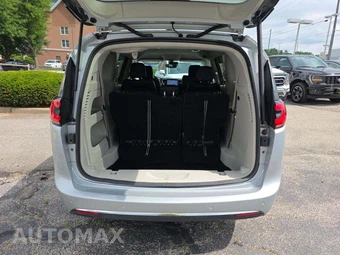 2024 Chrysler Pacifica Touring L 121.6" WB - miniatura 15