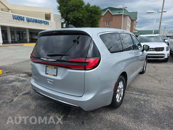 2024 Chrysler Pacifica Touring L 121.6" WB - miniatura 3
