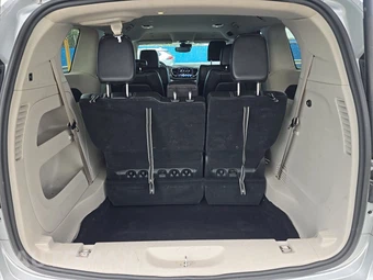 2024 Chrysler Pacifica Touring L 121.6" WB - miniatura 17