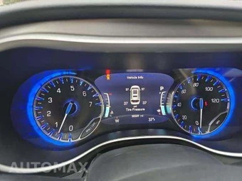 2024 Chrysler Pacifica Touring L 121.6" WB - miniatura 10