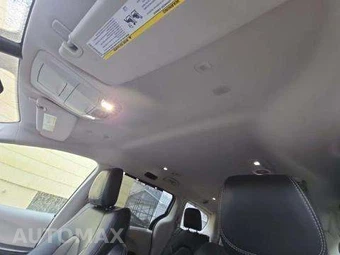 2024 Chrysler Pacifica Touring L 121.6" WB - miniatura 12