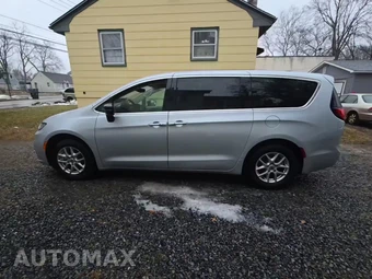 2024 Chrysler Pacifica Touring L 121.6" WB - miniatura 3