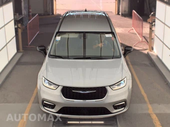 2024 Chrysler Pacifica Touring L 121.6" WB - miniatura 2