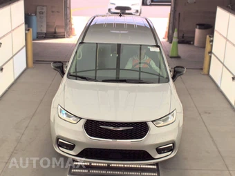 2024 Chrysler Pacifica Touring L 121.6" WB - miniatura 2