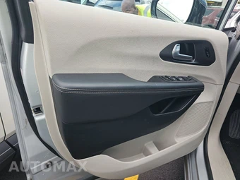 2024 Chrysler Pacifica Touring L 121.6" WB - miniatura 9