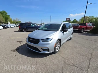 2024 Chrysler Pacifica Touring L 121.6" WB