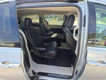 2024 Chrysler Pacifica Touring L 121.6" WB - miniatura 18