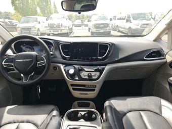 2024 Chrysler Pacifica Touring L 121.6" WB - miniatura 17