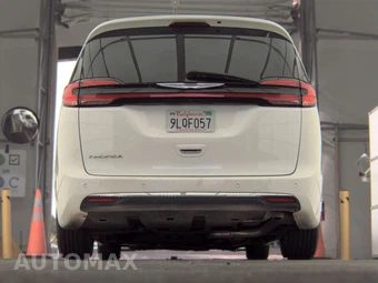 2024 Chrysler Pacifica Touring L 121.6" WB - miniatura 7