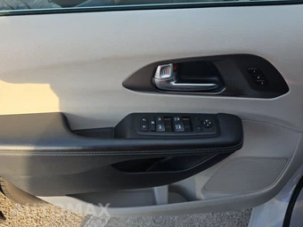 2024 Chrysler Pacifica Touring L 121.6" WB - miniatura 15