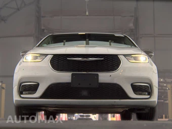 2024 Chrysler Pacifica Touring L 121.6" WB - miniatura 3