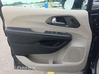 2024 Chrysler Pacifica Touring L 121.6" WB - miniatura 9