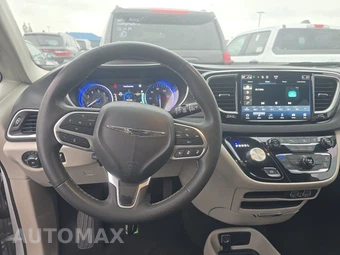 2024 Chrysler Pacifica Touring L 121.6" WB - miniatura 10