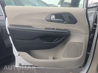 2024 Chrysler Pacifica Touring L 121.6" WB - miniatura 9