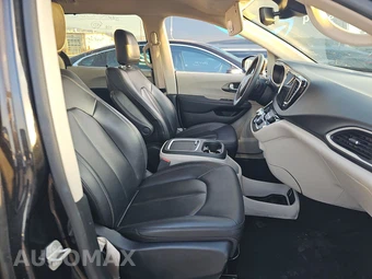 2024 Chrysler Pacifica Touring L 121.6" WB – miniatura 8
