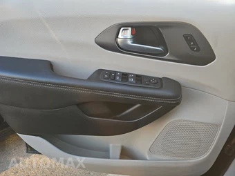 2024 Chrysler Pacifica Touring L 121.6" WB – miniatura 9