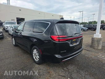 2024 Chrysler Pacifica Touring L 121.6" WB - miniatura 2