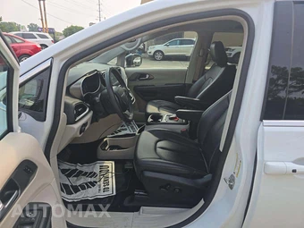 2024 Chrysler Pacifica Touring L 121.6" WB - miniatura 3