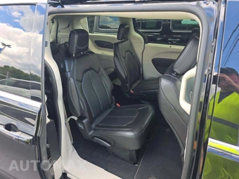 2024 Chrysler Pacifica Touring L 121.6" WB - miniatura 16