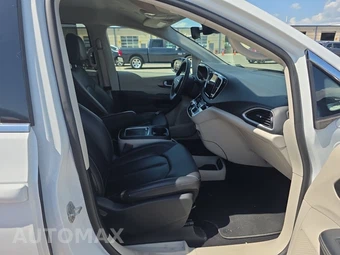 2024 Chrysler Pacifica Touring L 121.6" WB - miniatura 8