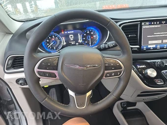 2024 Chrysler Pacifica Touring L 121.6" WB - miniatura 10