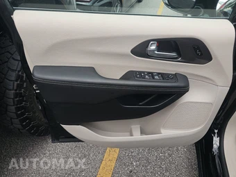 2024 Chrysler Pacifica Touring L 121.6" WB - miniatura 9