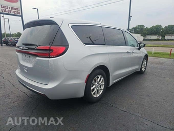2024 Chrysler Pacifica Touring L 121.6" WB - miniatura 3