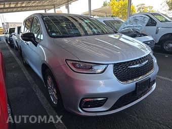 2024 Chrysler Pacifica Touring L 121.6" WB - miniatura 3