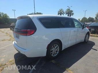 2024 Chrysler Pacifica Touring L 121.6" WB - miniatura 3