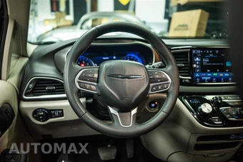 2024 Chrysler Pacifica Touring L 121.6" WB - miniatura 15