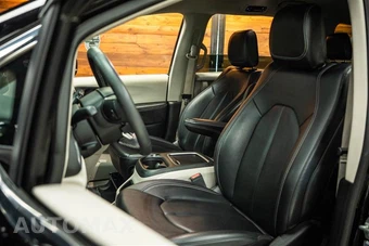 2024 Chrysler Pacifica Touring L 121.6" WB - miniatura 9