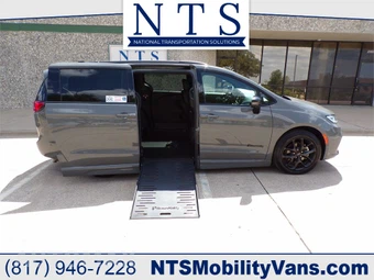 2024 Chrysler Pacifica Touring L 121.6" WB - car from the USA, Manheim Buy-Now listing at AUTOMAX