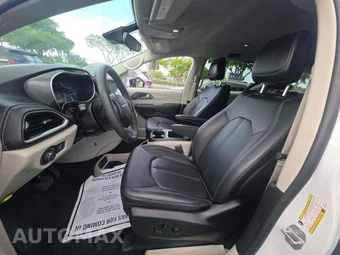 2024 Chrysler Pacifica Touring L 121.6" WB - miniatura 4