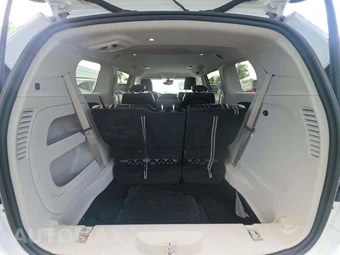 2024 Chrysler Pacifica Touring L 121.6" WB - miniatura 9