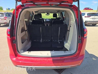 2024 Chrysler Pacifica Touring L 121.6" WB - miniatura 12