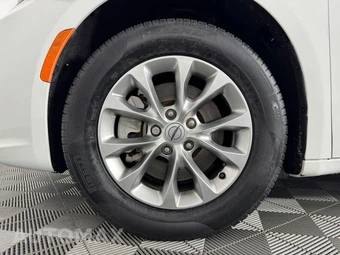 2024 Chrysler Pacifica Touring L 121.6" WB - miniatura 44