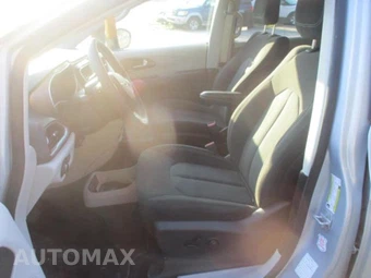 2024 Chrysler Voyager LX 121.6" WB - miniatura 7