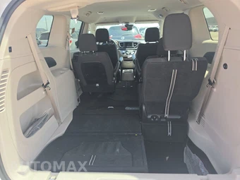 2024 Chrysler Voyager LX 121.6" WB - miniatura 17