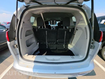 2024 Chrysler Voyager LX 121.6" WB - miniatura 17