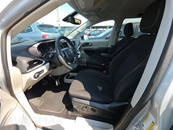 2024 Chrysler Voyager LX 121.6" WB - miniatura 7