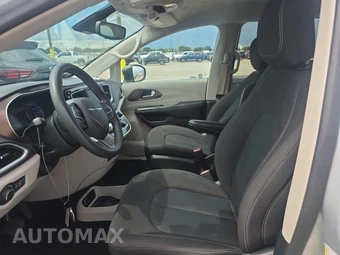 2024 Chrysler Voyager LX 121.6" WB - miniatura 7
