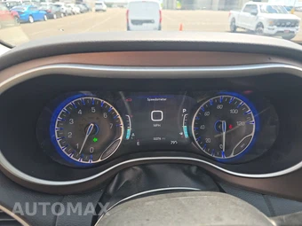 2024 Chrysler Voyager LX 121.6" WB - miniatura 12