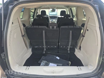 2024 Chrysler Voyager LX 121.6" WB - miniatura 17
