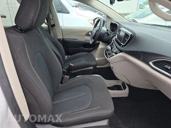 2024 Chrysler Voyager LX 121.6" WB - miniatura 8