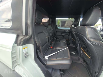 2024 Ford Bronco Badlands Advanced - miniatura 16