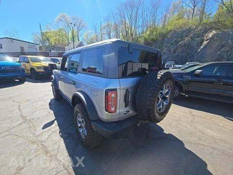 2024 Ford Bronco Badlands Advanced - miniatura 2