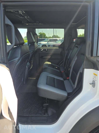 2024 Ford Bronco Black Diamond - miniatura 10