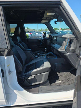 2024 Ford Bronco Black Diamond - miniatura 15