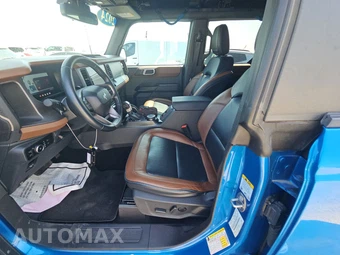 2024 Ford Bronco Outer Banks - miniatura 7